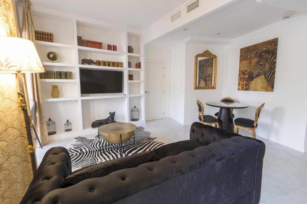 Hotel apartamentowy The Clock House Luxury Urban *